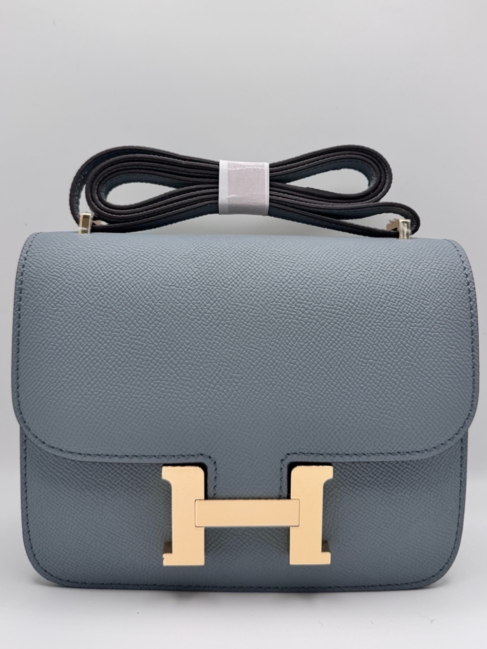 The Vivienne 18 - Iceberg Blue